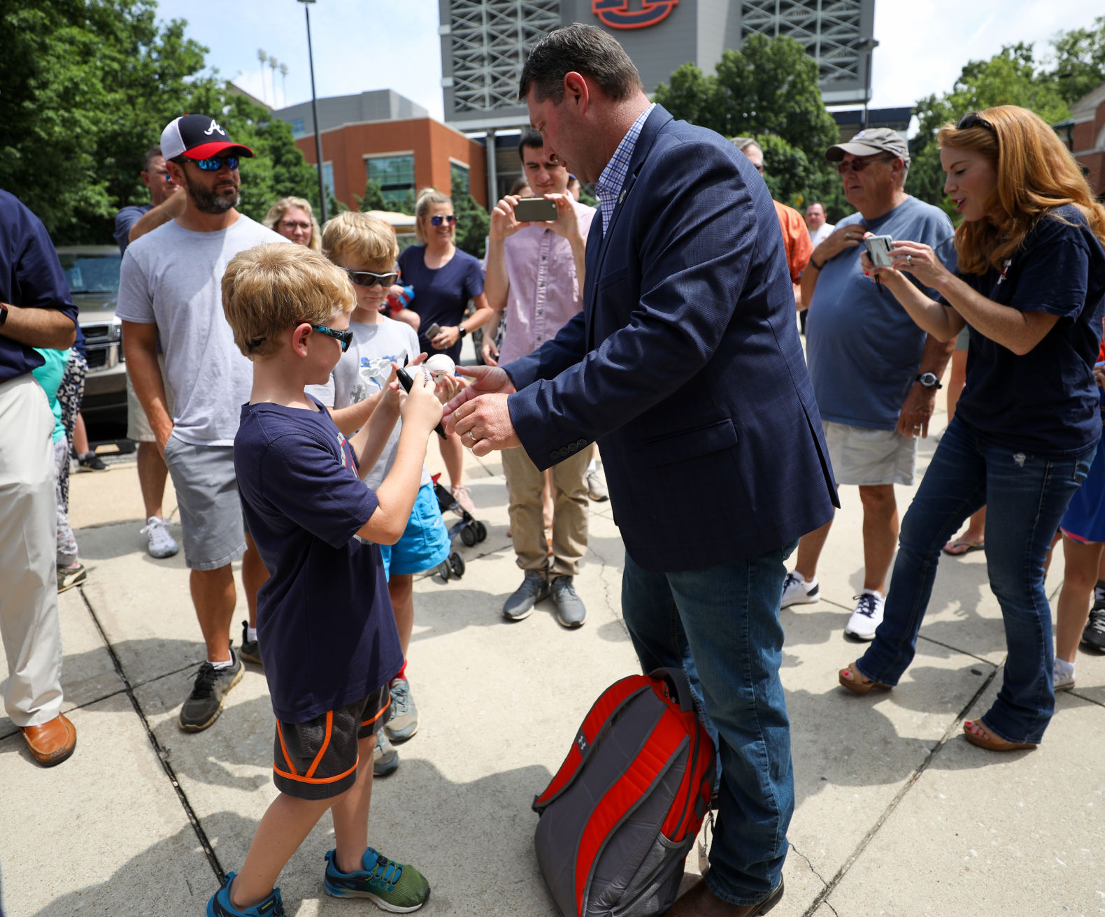 Auburn baseball departs for College World Series in Omaha